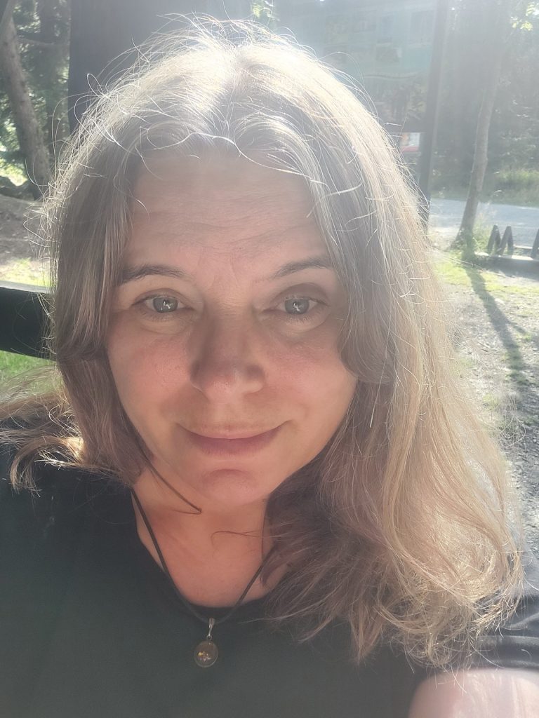 dr hab. prof. UWr Anna Cisło