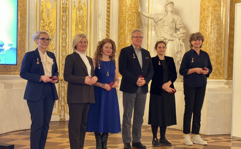 odznaka honorowa dla dr hab. Ewy Repucho_2