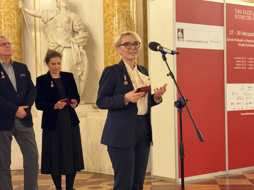 odznaka honorowa dla dr hab. Ewy Repucho